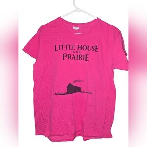 7/137. Gildan Pink Graphic T-Shirt (PRICE IS FIRM IF YOUR JUST BUYING THIS ITEM)